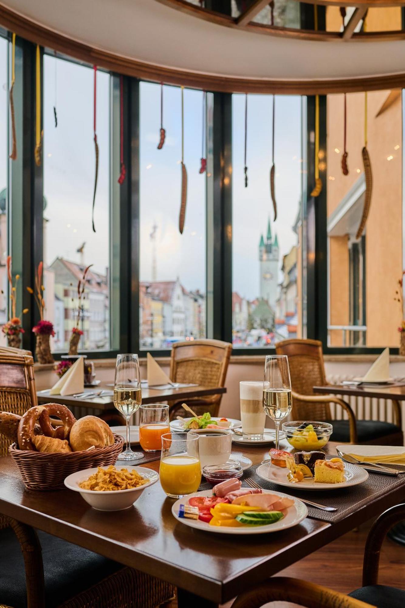 Hotel Theresientor Straubing Bagian luar foto
